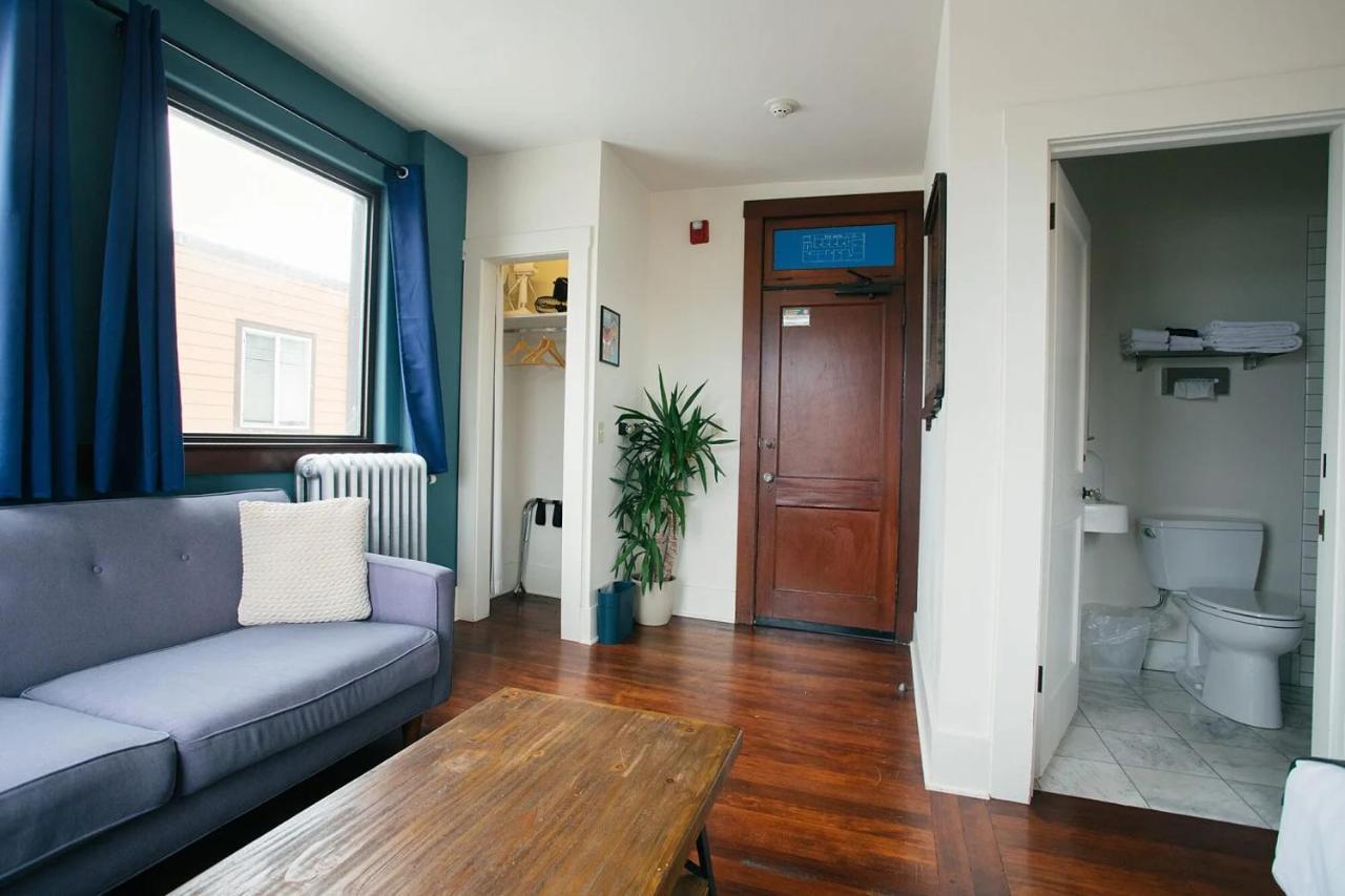 Commodore Hotel Astoria Dış mekan fotoğraf