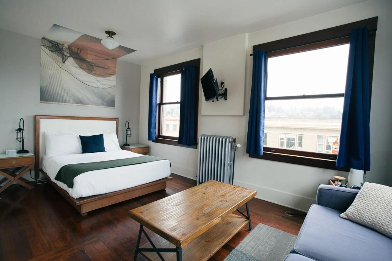 Commodore Hotel Astoria Dış mekan fotoğraf